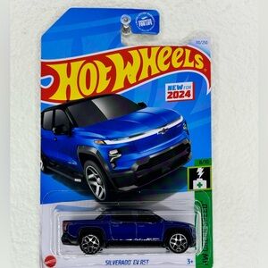 New Hot Wheels SILVERADO EV RST
Packaging is in good condition